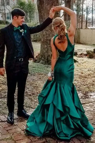 Green Halter V-Neck Mermaid Satin Pleated Long Formal Prom Dress