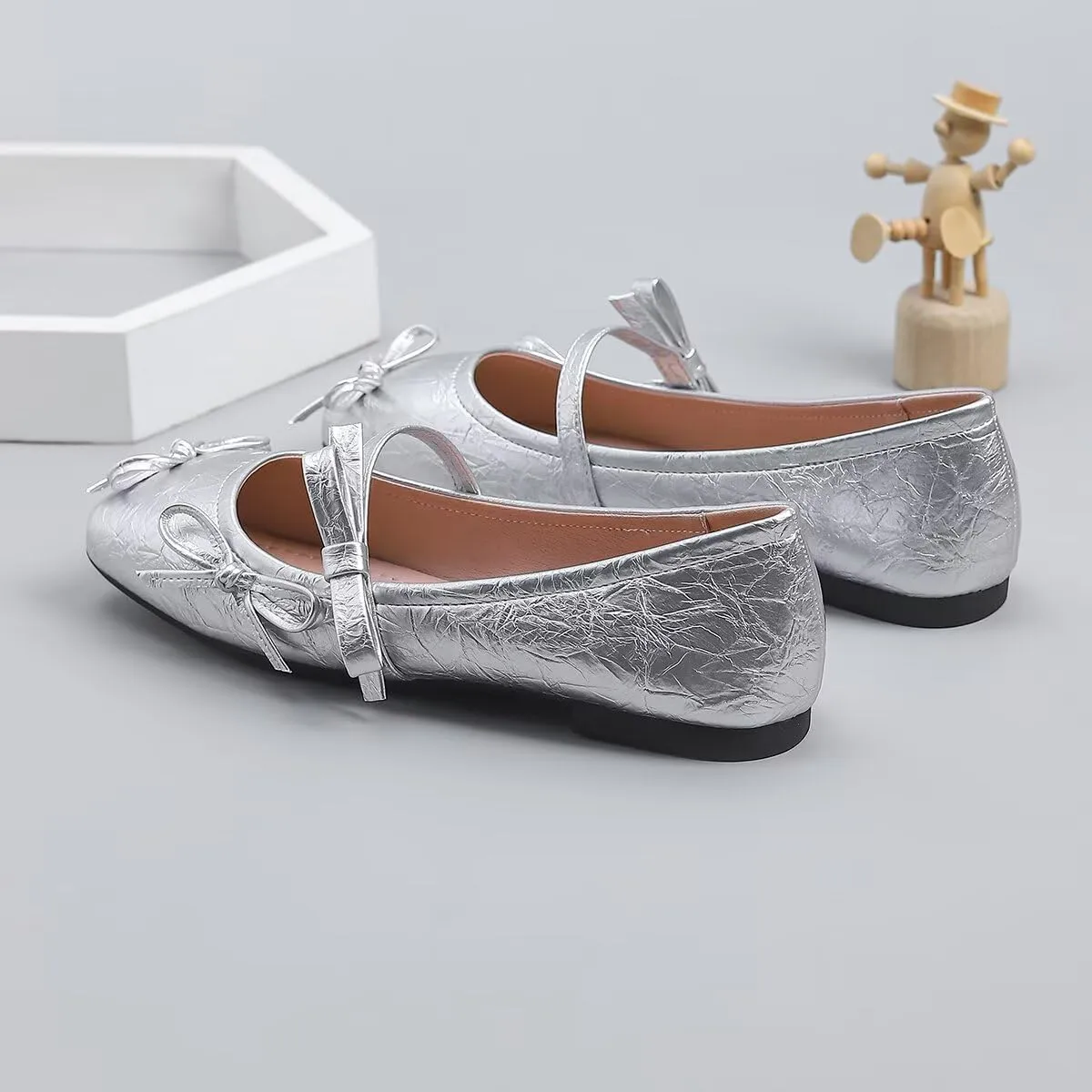 LUXINYU Women Two Bowknot Mary Jane Pleated Leather Ballet Flats Square Toe Buckle Strap Casual Party Dress Shoes