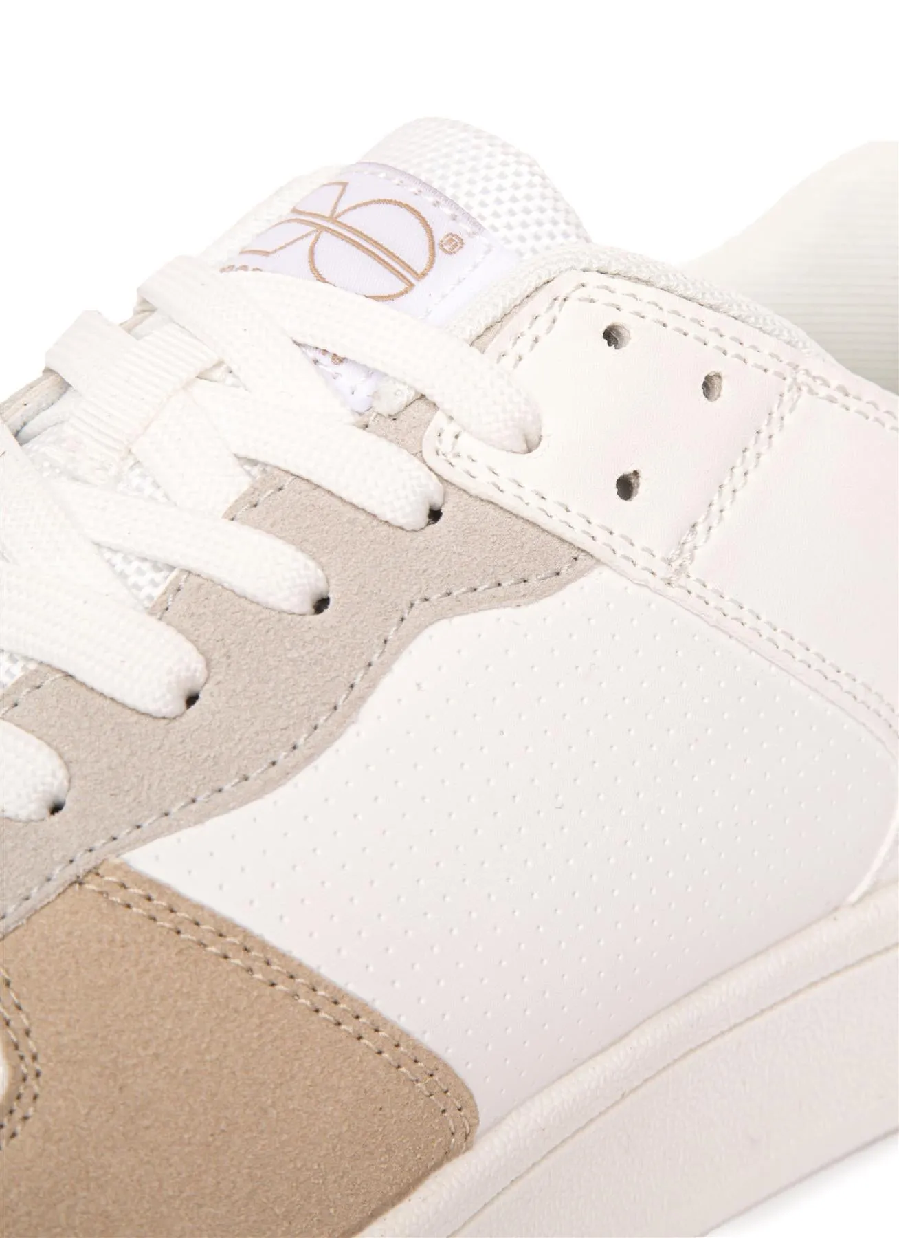 Mens Avelnio Trainers White