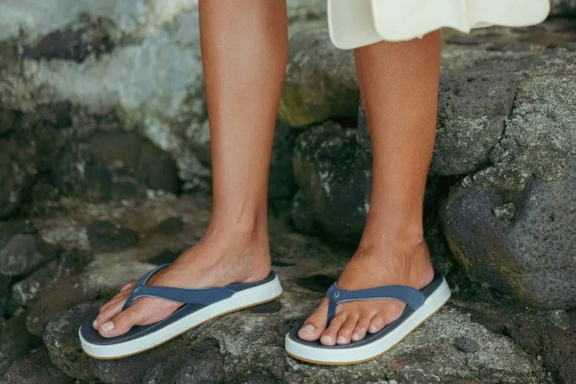 OluKai Women's Nu'a Pi'o Sandals