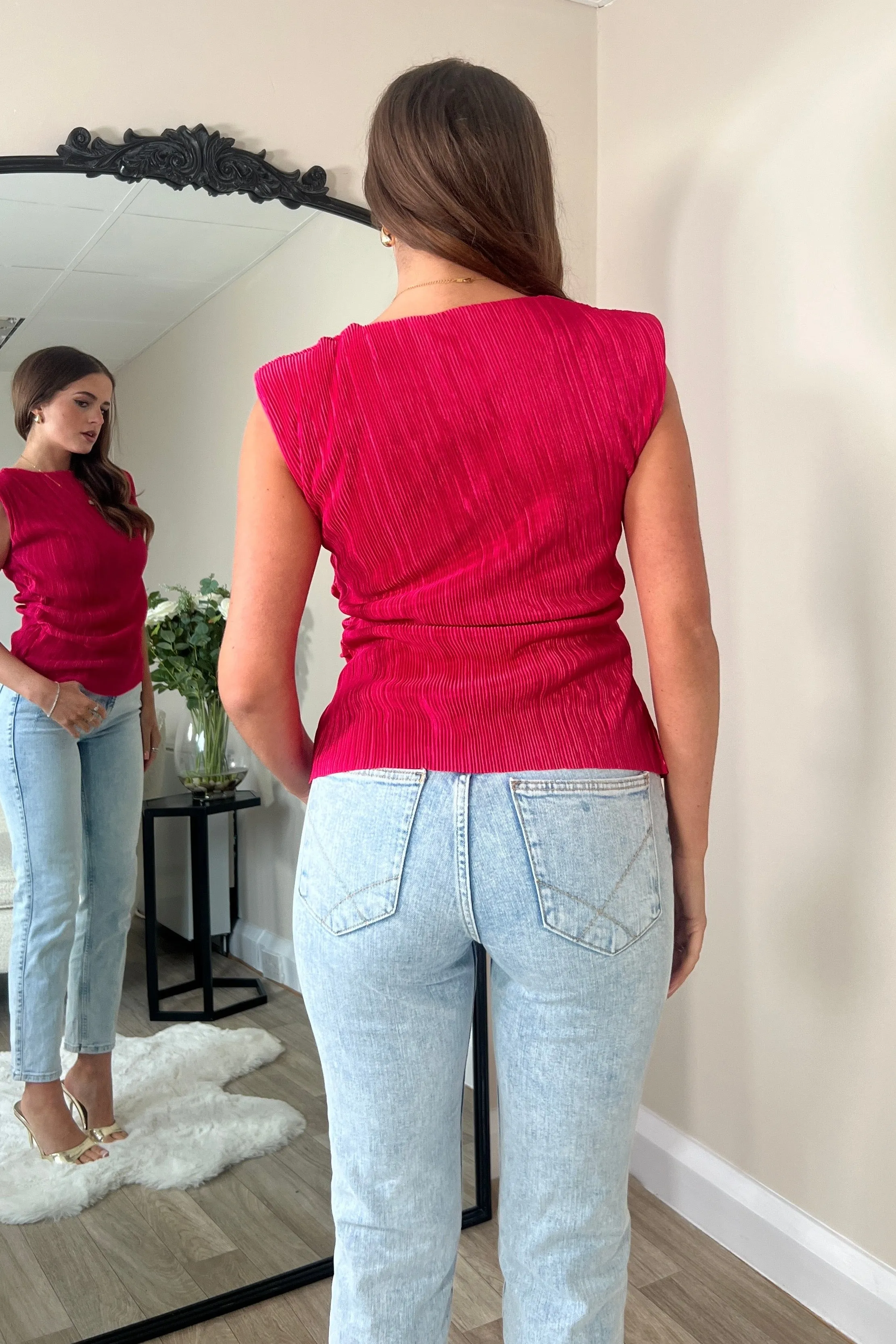 Pari Shoulder Pad Hot Pink Plisse Top