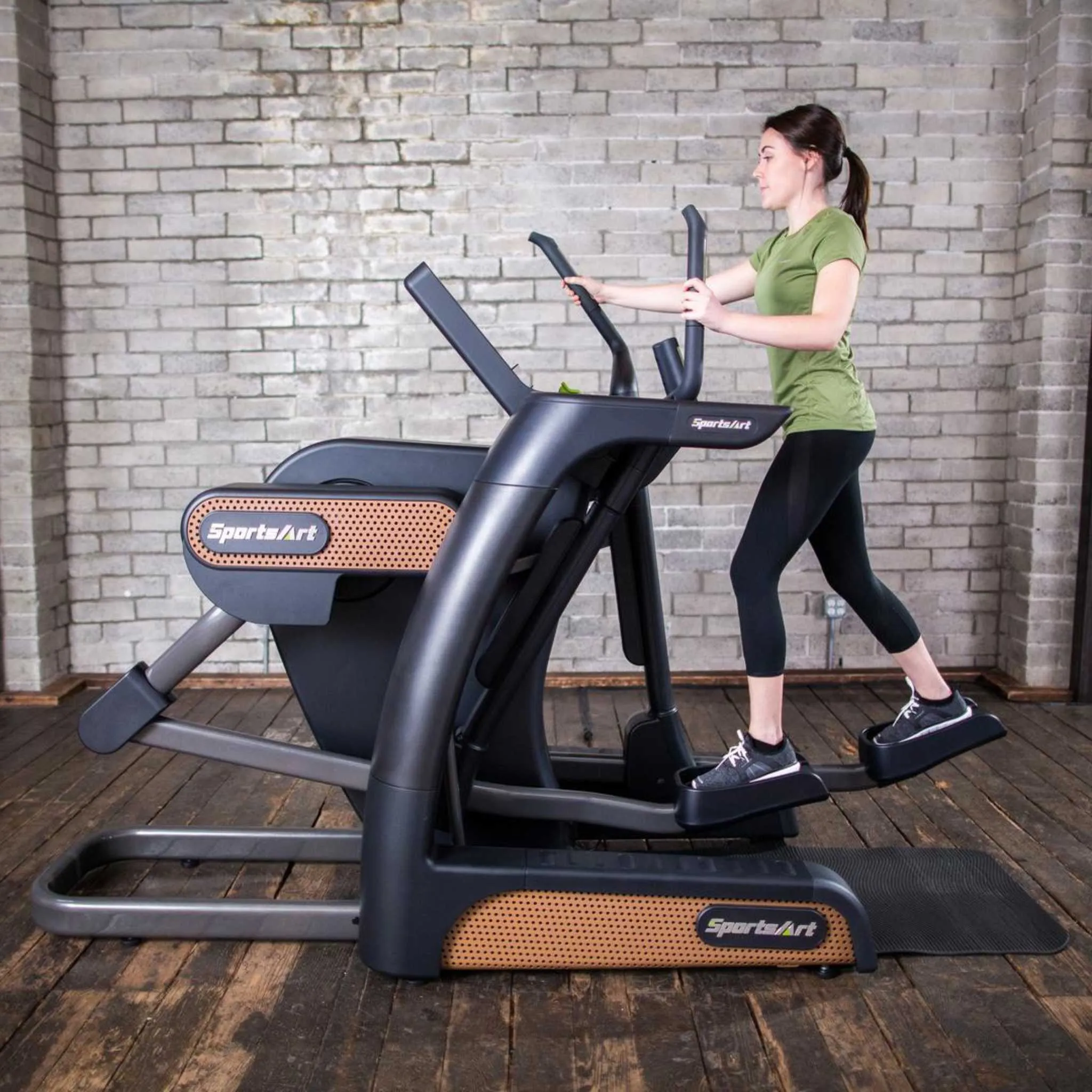 SportsArt V886-16 Verso Senza Cross Trainer