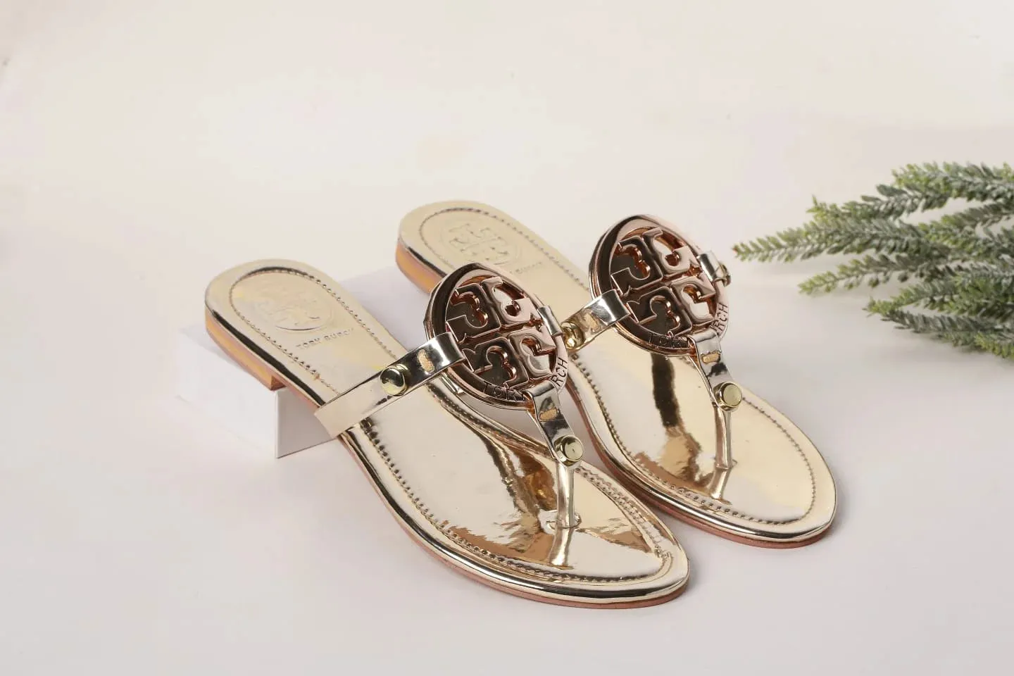 TB MILLER LOGO SANDALS - GOLDEN