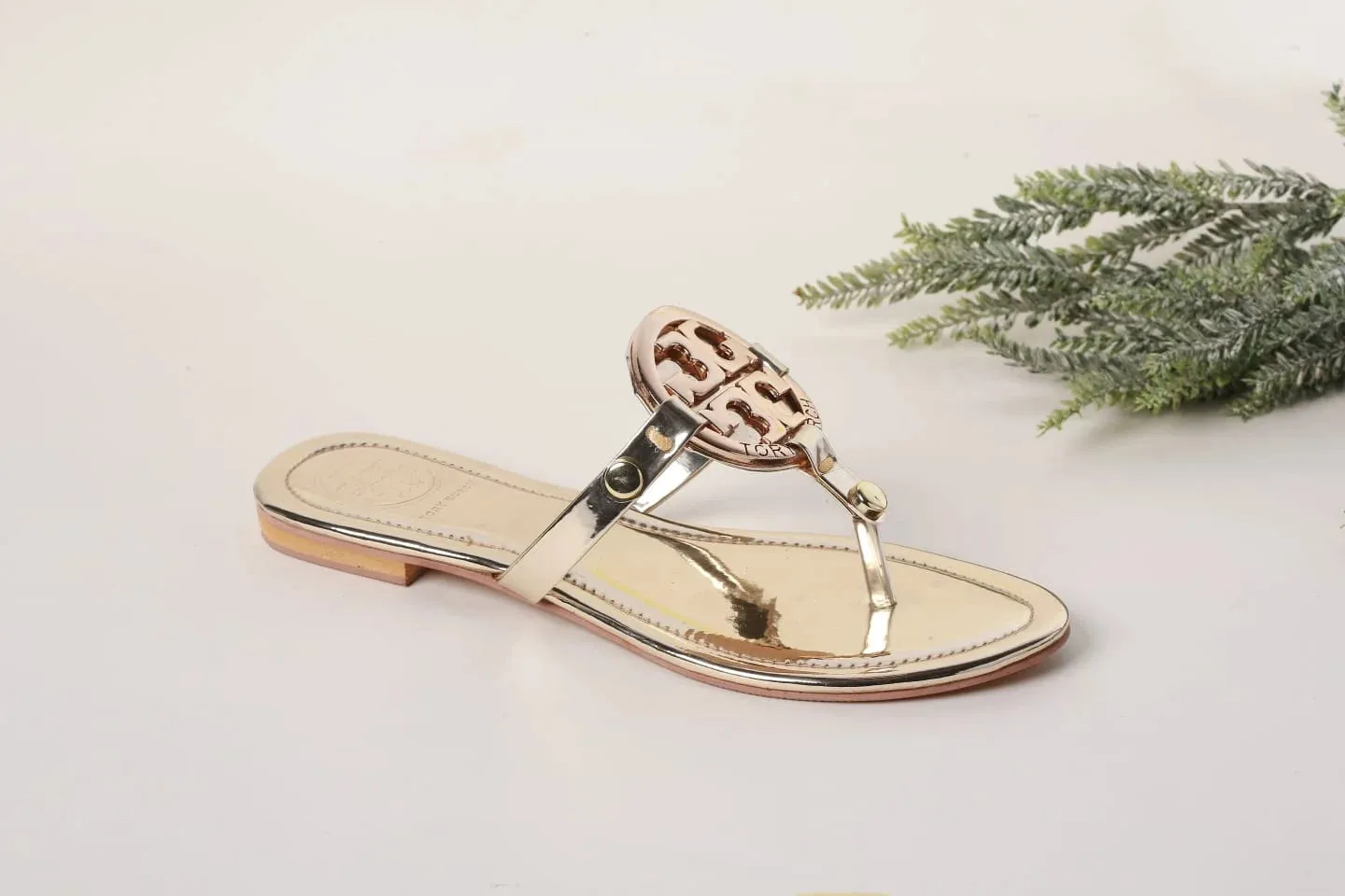 TB MILLER LOGO SANDALS - GOLDEN
