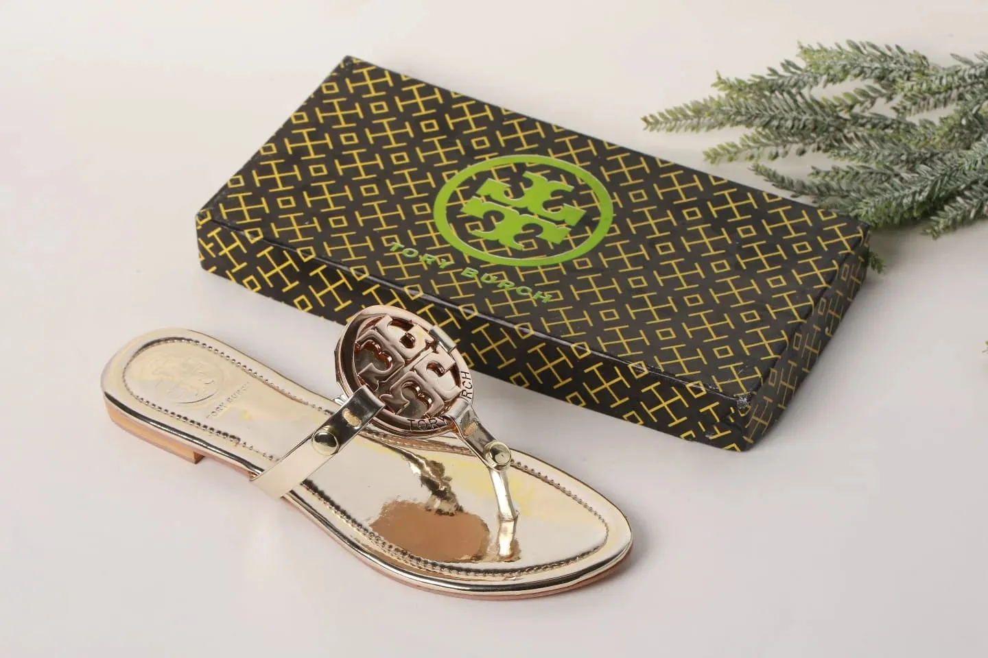 TB MILLER LOGO SANDALS - GOLDEN